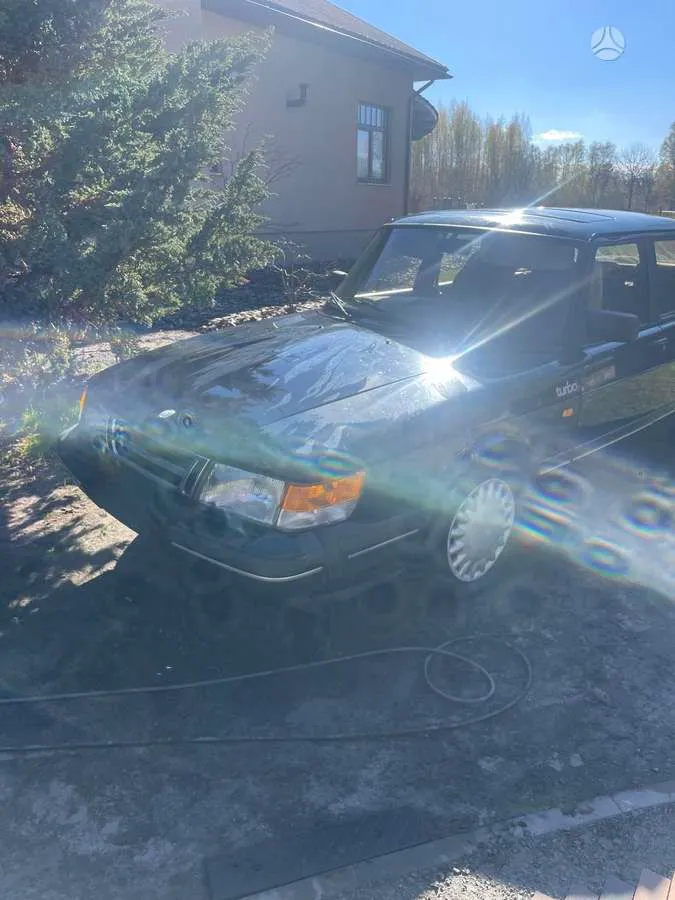 Saab 900 - 1