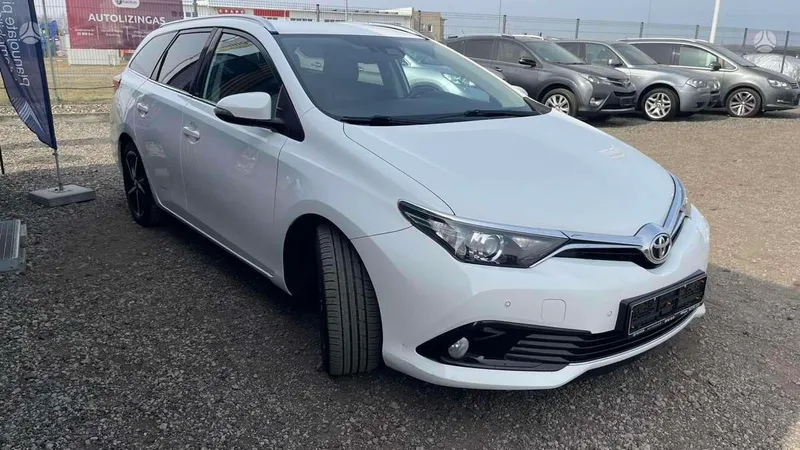 Toyota Auris - 1