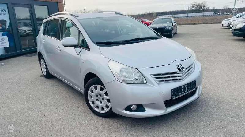 Toyota Verso - 1