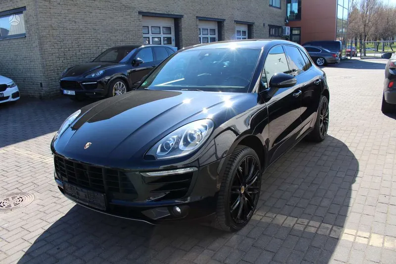 Porsche Macan - 1