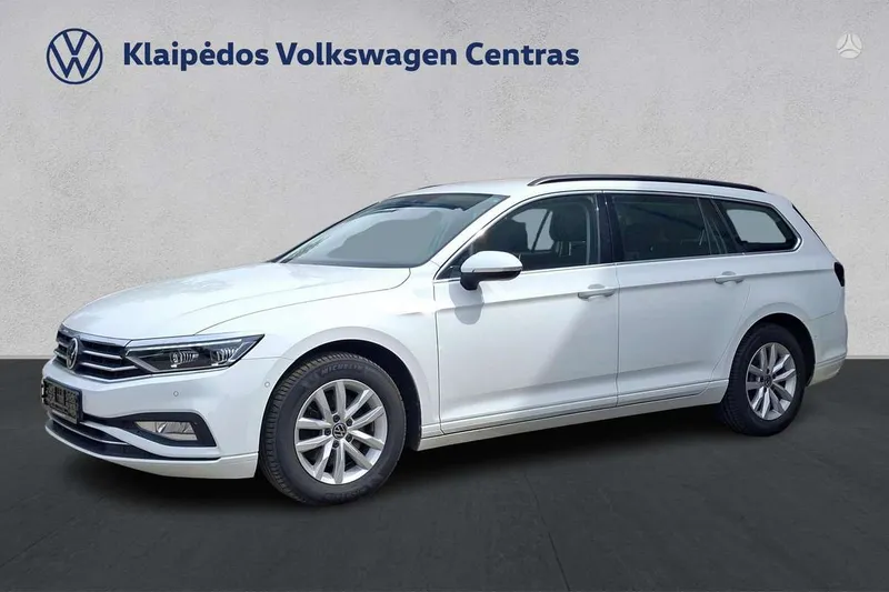 Volkswagen Passat - 1