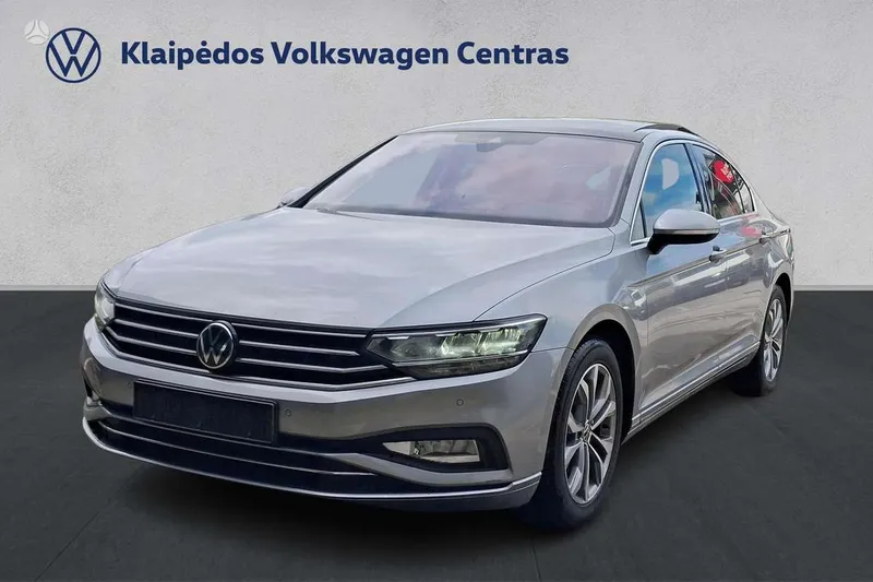 Volkswagen Passat - 1