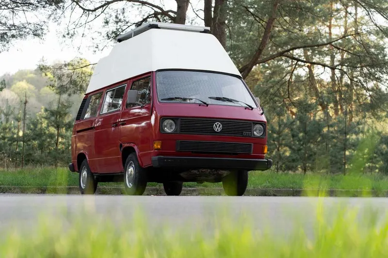 Volkswagen Transporter - 1