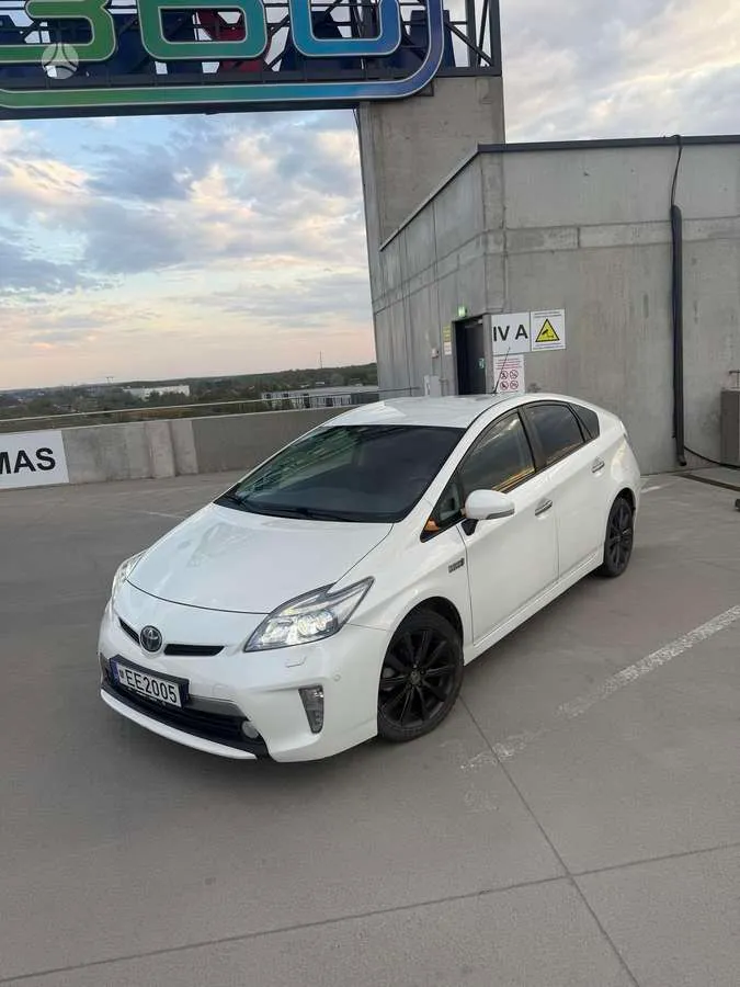 Toyota Prius - 1