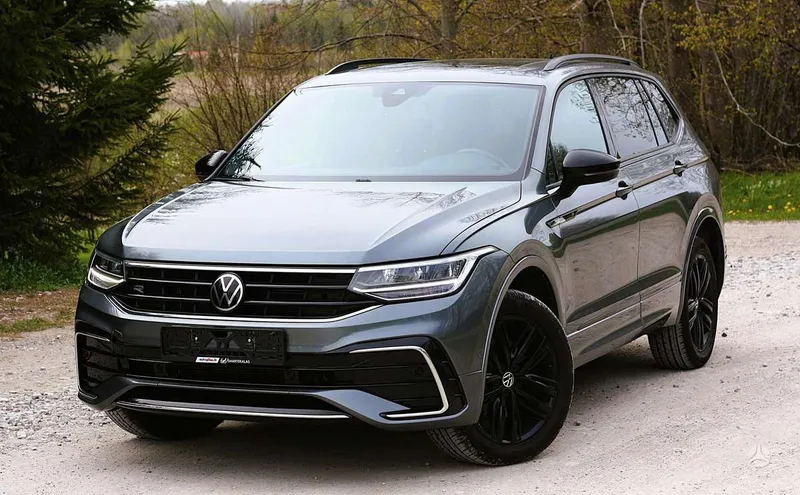 Volkswagen Tiguan - 1