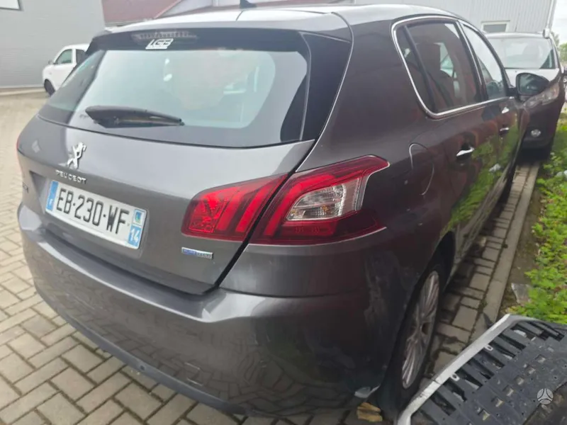 Peugeot 308 - 1