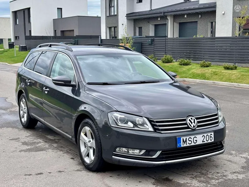 Volkswagen Passat - 1
