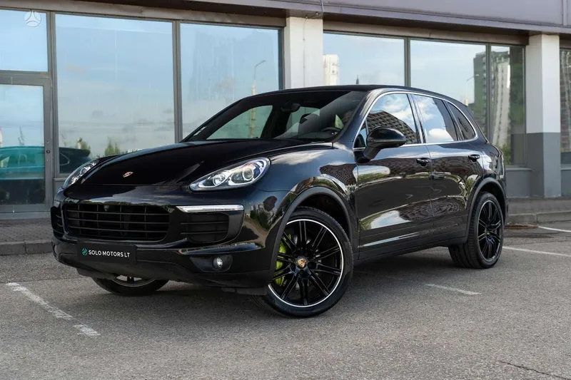 Porsche Cayenne - 1