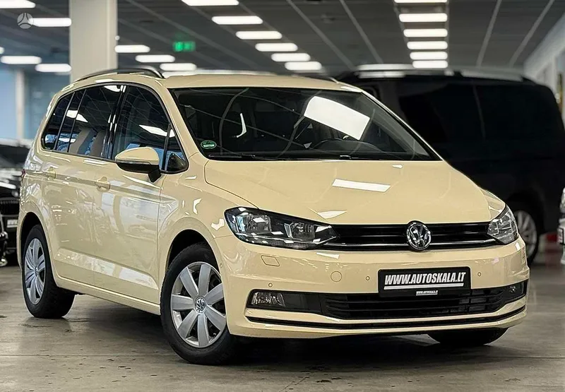 Volkswagen Touran - 1