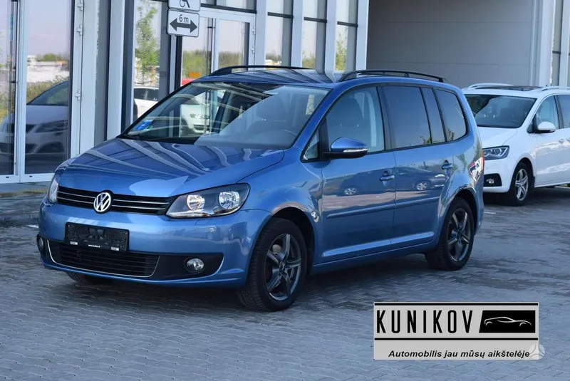 Volkswagen Touran - 1