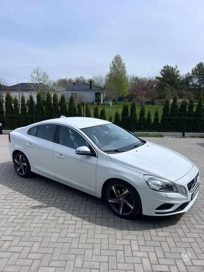 Volvo S60 - 1