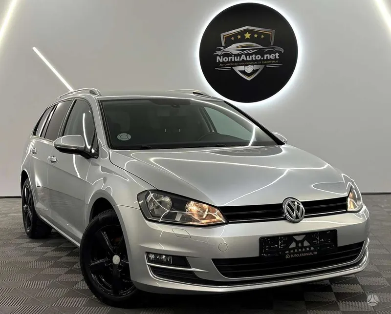 Volkswagen Golf - 1