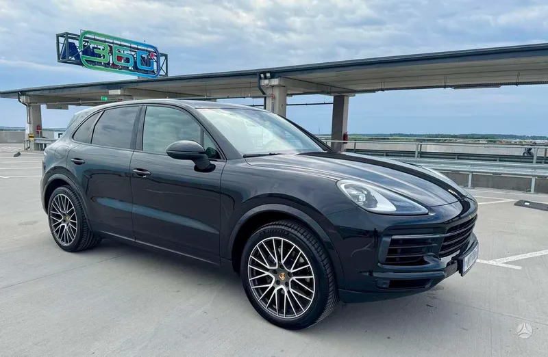 Porsche Cayenne - 1