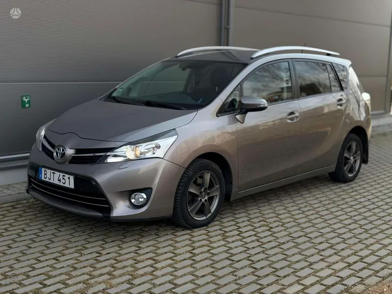 Toyota Verso - 1