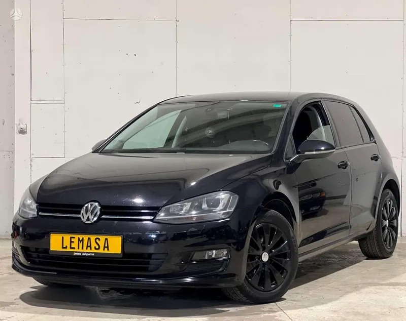 Volkswagen Golf - 1