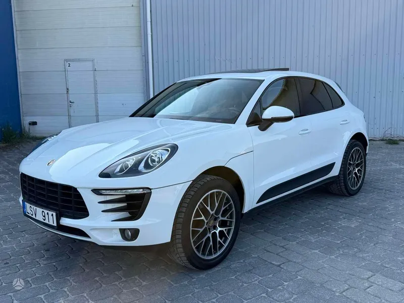 Porsche Macan - 1