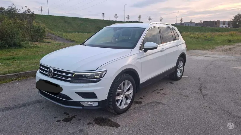 Volkswagen Tiguan - 1