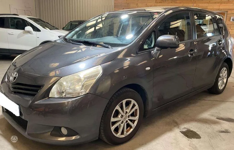 Toyota Verso - 1