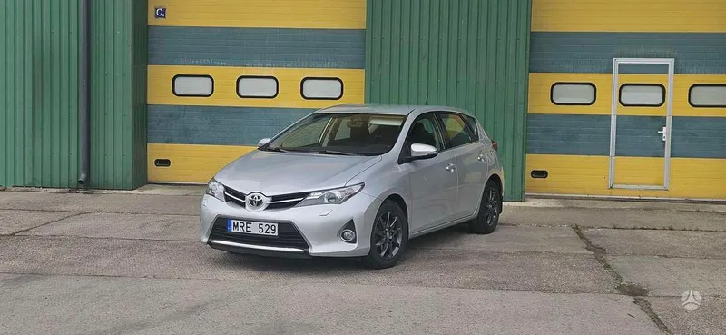 Toyota Auris - 1