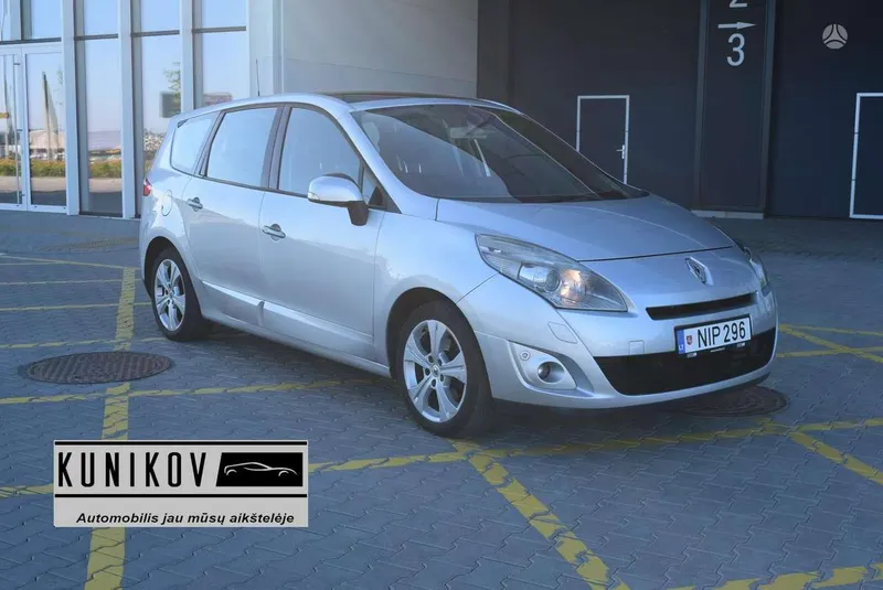 Renault Grand Scenic - 1