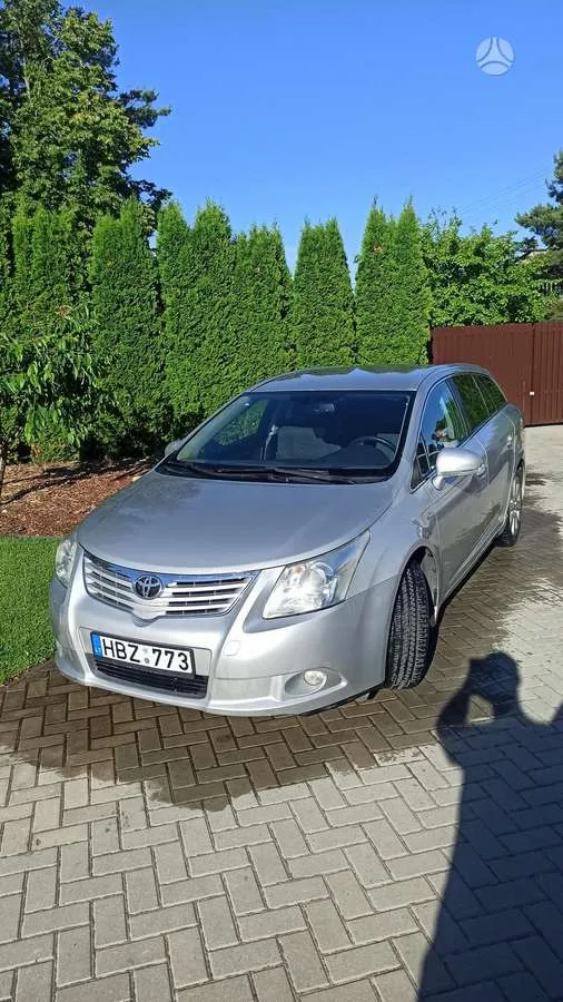 Toyota Avensis - 1