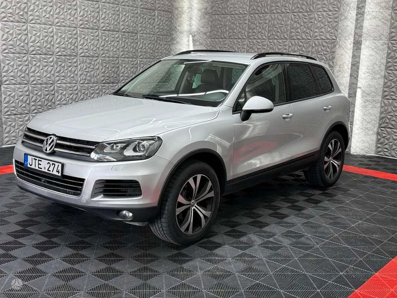 Volkswagen Touareg - 1