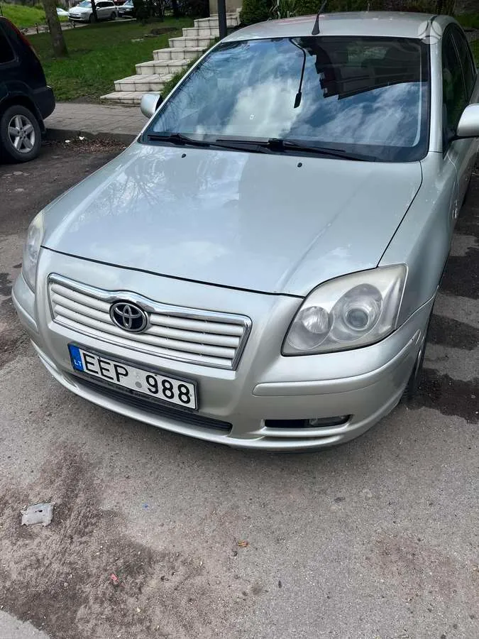 Toyota Avensis - 1