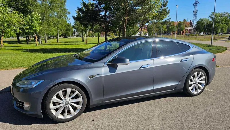 Tesla Tesla Model S