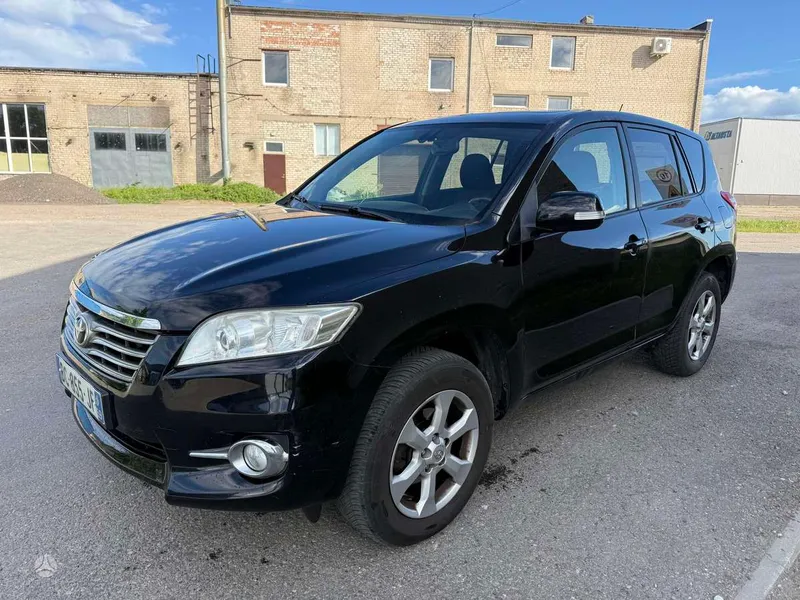 Toyota RAV4 - 1