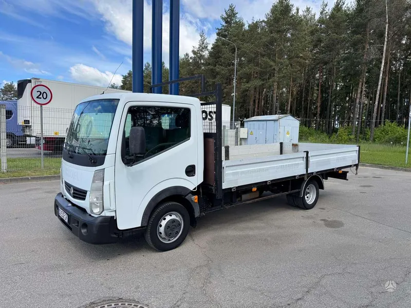 Renault Maxity - 1