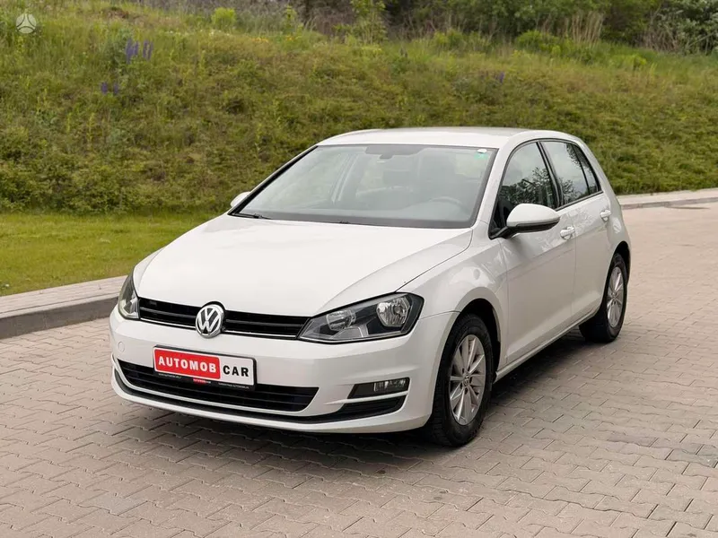 Volkswagen Golf - 1
