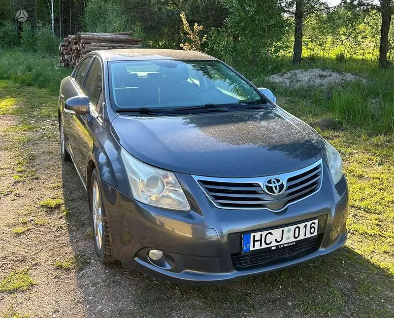 Toyota Avensis - 1