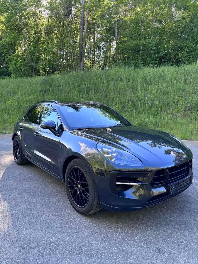 Porsche Macan - 1
