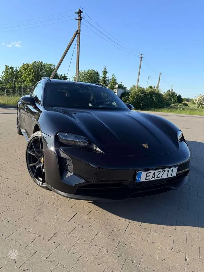 Porsche Taycan - 1