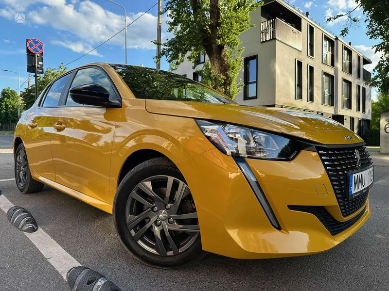 Peugeot 208 - 1