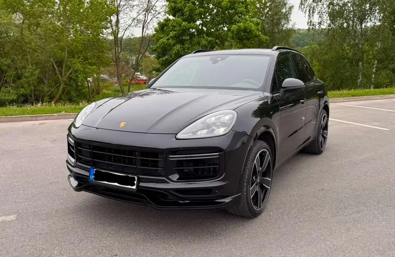 Porsche Cayenne - 1