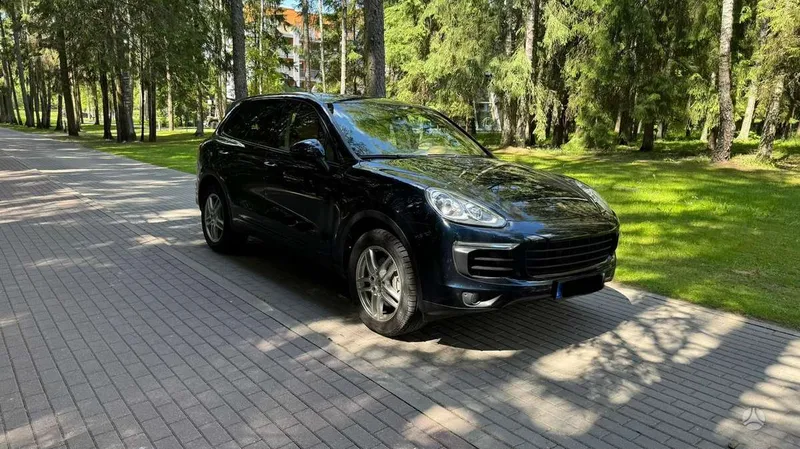 Porsche Cayenne - 1