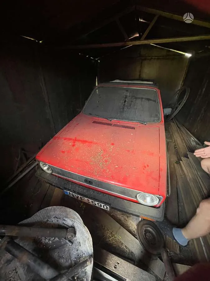 Volkswagen Golf - 1