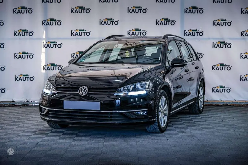 Volkswagen Golf - 1
