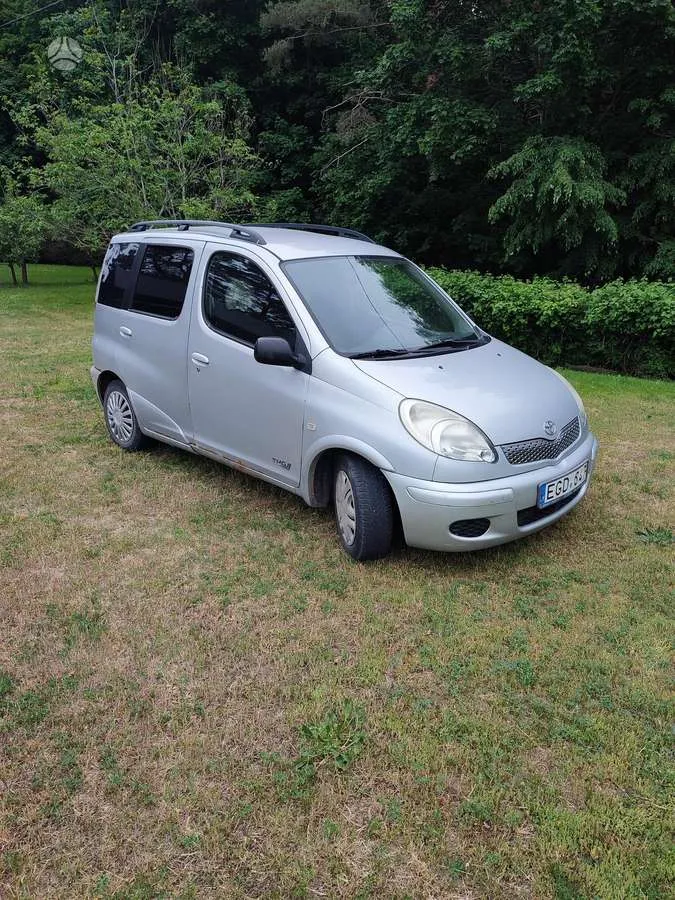 Toyota Yaris Verso - 1