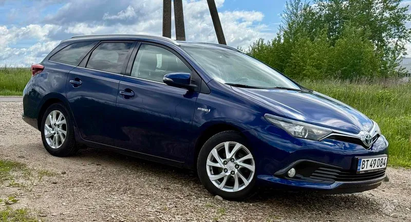 Toyota Auris - 1