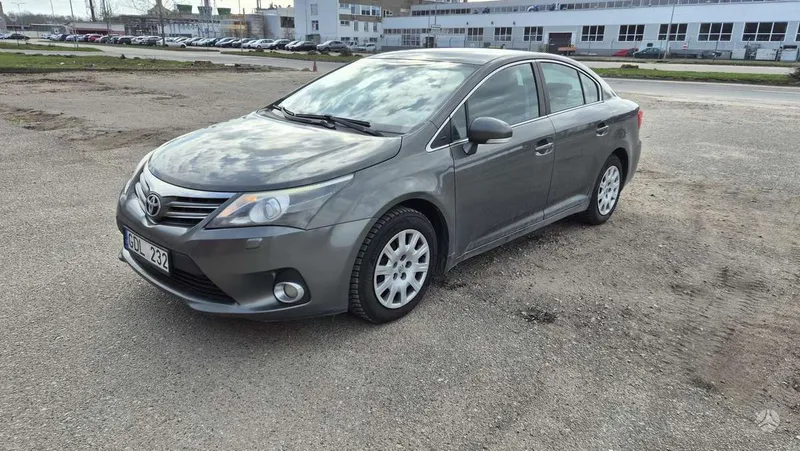 Toyota Avensis - 1