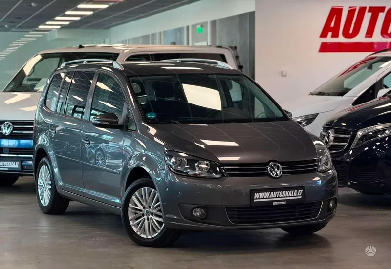 Volkswagen Touran - 1
