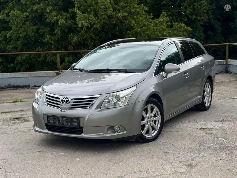 Toyota Avensis - 1