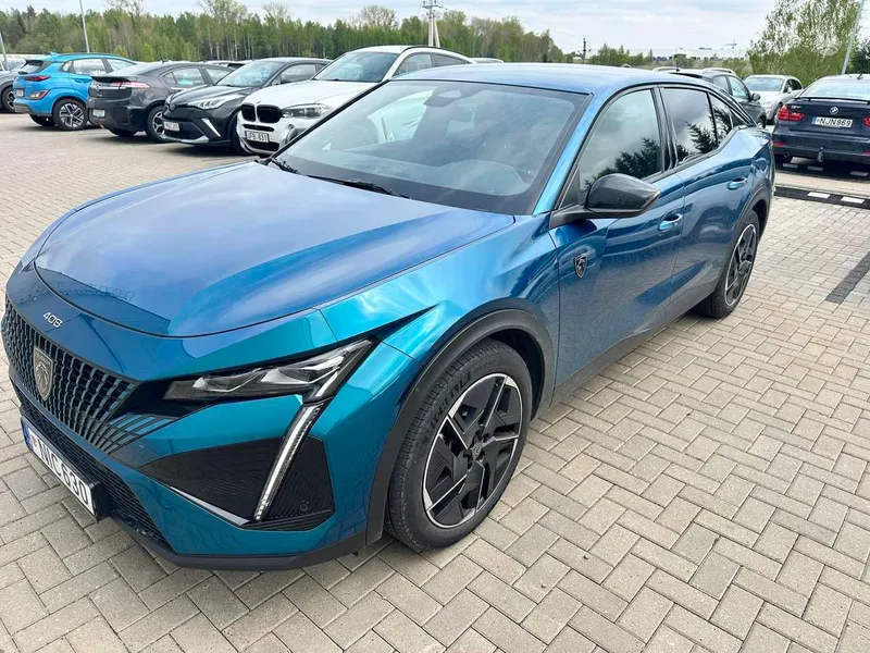 Peugeot 408 - 1