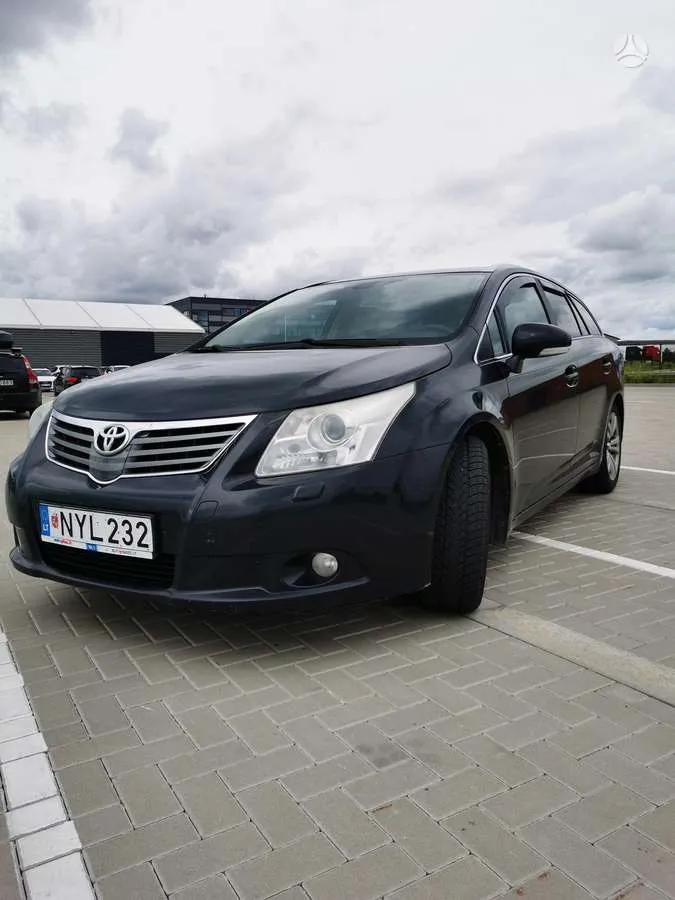 Toyota Avensis - 1