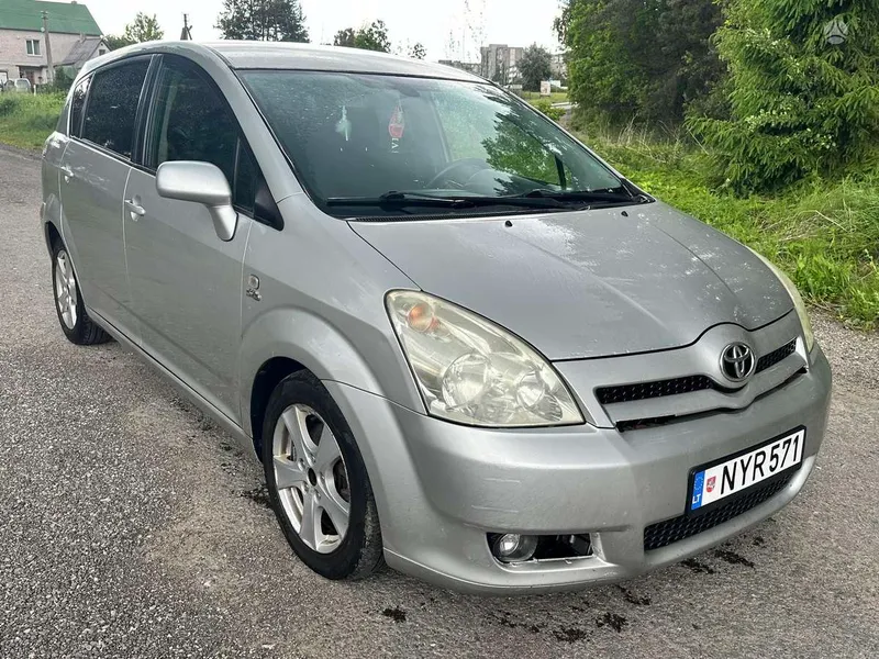 Toyota Corolla Verso - 1