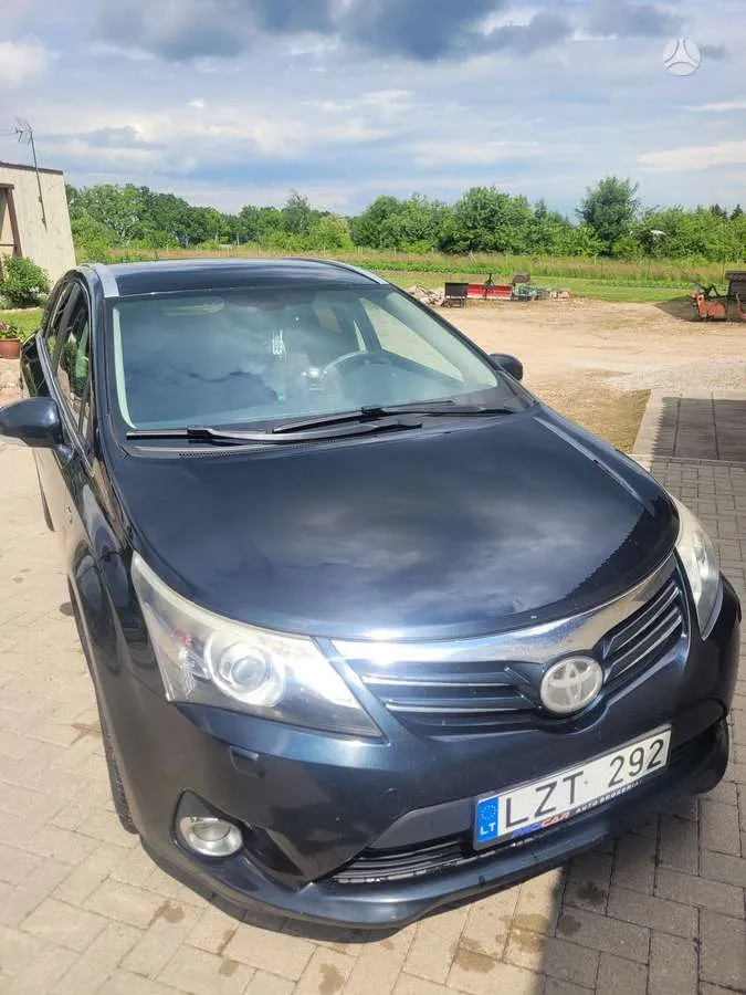 Toyota Avensis - 1