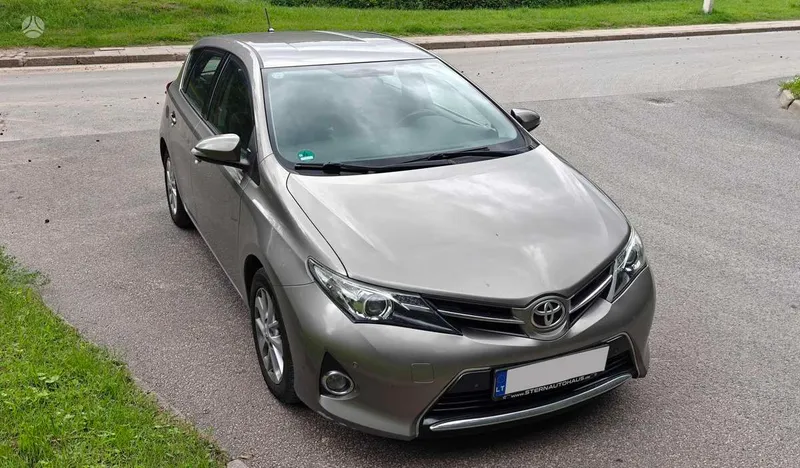 Toyota Auris - 1