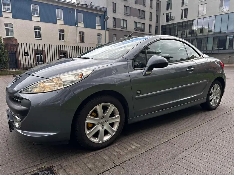 Peugeot 207 - 1